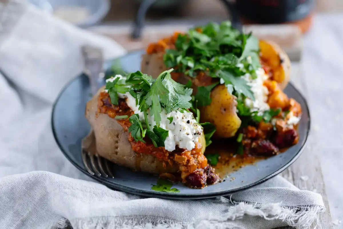 Baccalà alla ghiotta: scopri l'ingrediente "povero" che rende la salsa densa e irresistibile